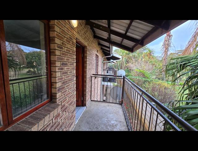 2 BEDROOM FLAT TO LET IN MERRIVALE
